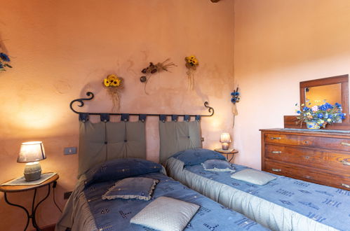 Foto 19 - Haus mit 2 Schlafzimmern in Cinigiano mit privater pool und garten