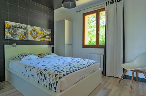 Foto 15 - Casa con 3 camere da letto a Dausse con piscina privata e giardino