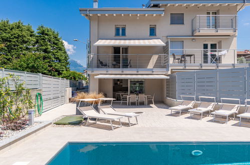 Photo 1 - Maison de 2 chambres à Colico avec piscine privée et vues sur la montagne