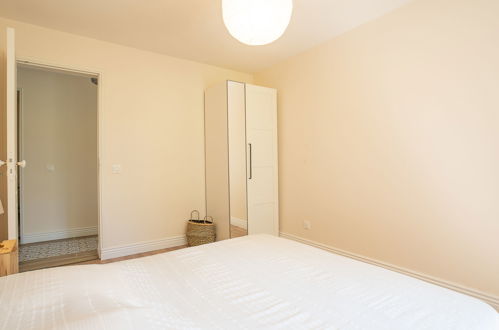 Foto 18 - Appartamento con 3 camere da letto a La Crau con piscina privata e vista mare