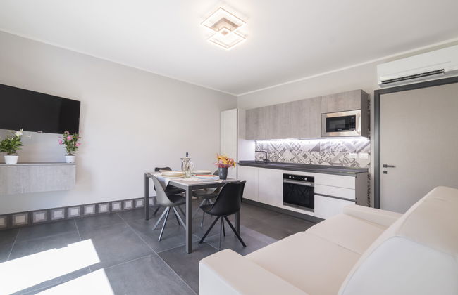 Apartamento de 2 quartos em Imperia com piscina e jardim - Foto 13