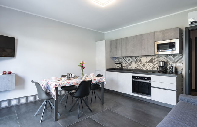 Apartamento de 2 quartos em Imperia com piscina e jardim - Foto 12