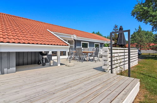 Foto 5 - Casa de 4 habitaciones en Aakirkeby con terraza y sauna