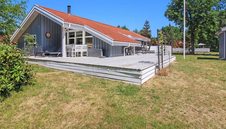 Photo 1 - Maison de 4 chambres à Aakirkeby avec terrasse et sauna