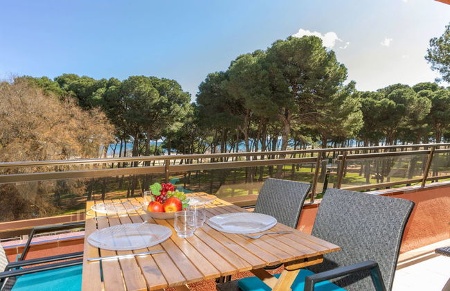 2 bedroom Apartment in Torroella de Montgrí with swimming pool - Photo 2