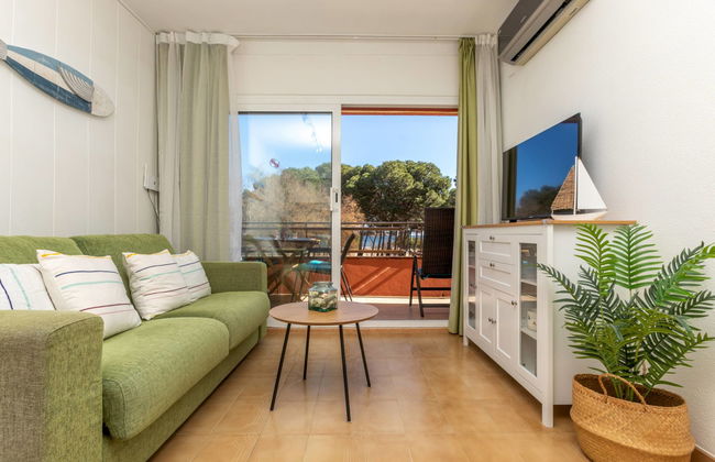 2 bedroom Apartment in Torroella de Montgrí with swimming pool - Photo 8