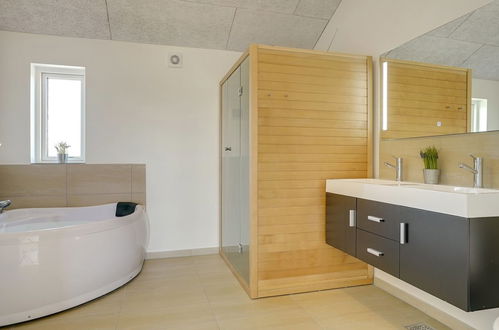 Foto 9 - Casa de 5 quartos em Løkken com terraço e sauna