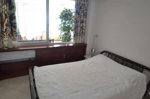 Foto 5 - Appartamento con 3 camere da letto a Salou con terrazza e vista mare