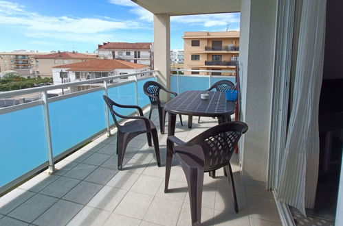 Photo 2 - 2 bedroom Apartment in Mont-roig del Camp with swimming pool and sea view