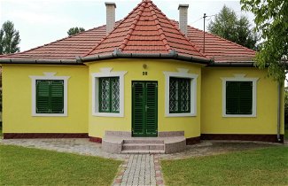 Foto 1 - Casa de 4 habitaciones en Balatonboglár con jardín y vistas a la montaña