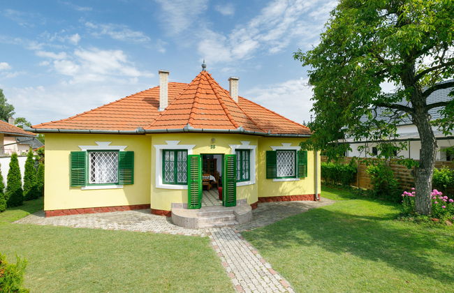 Casa de 5 quartos em Balatonboglár com jardim - Foto 1