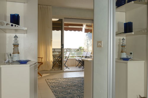 Photo 10 - Apartment in Sanremo with swimming pool and sea view