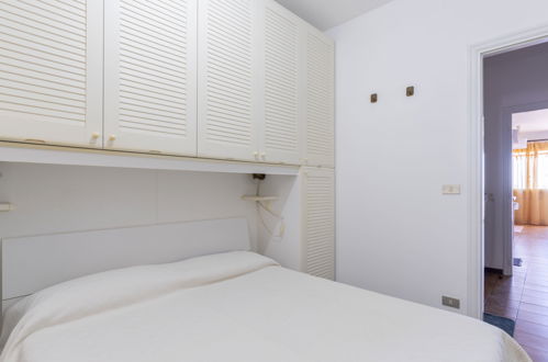 Foto 11 - Apartamento de 2 habitaciones en Ospedaletti con piscina y vistas al mar
