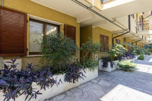 Photo 25 - Appartement de 2 chambres à Ospedaletti avec piscine et terrasse