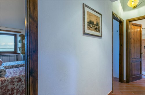 Foto 17 - Apartamento de 2 habitaciones en Casale Marittimo con vistas al mar