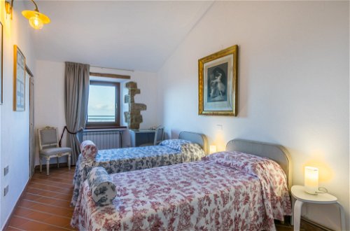 Foto 5 - Apartamento de 2 habitaciones en Casale Marittimo con vistas al mar