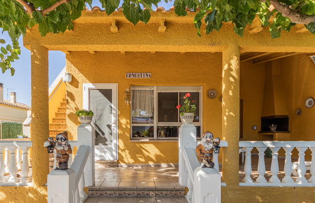 4 bedroom House in Deltebre with private pool and garden - Photo 6