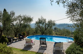 Foto 2 - Apartamento de 2 quartos em Capannori com piscina privada e jardim