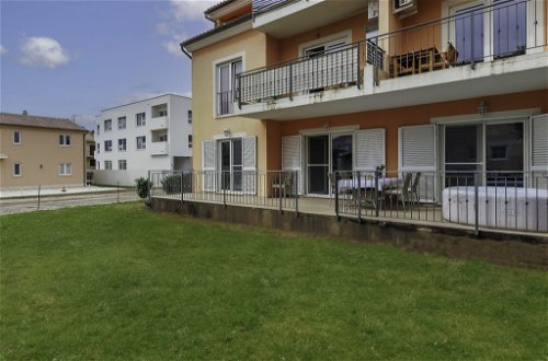 Foto 19 - Apartamento de 2 quartos em Medulin com jardim e vistas do mar