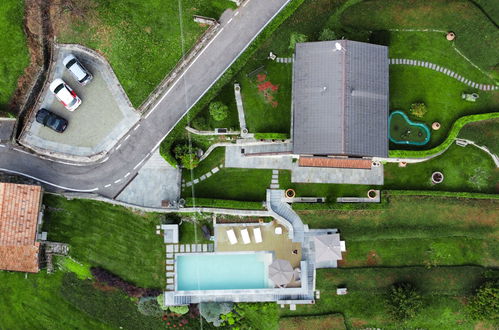 Foto 35 - Casa de 2 quartos em Cerano d'Intelvi com piscina privada e jardim