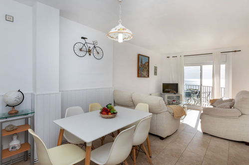 Photo 3 - 3 bedroom Apartment in Calonge i Sant Antoni with terrace