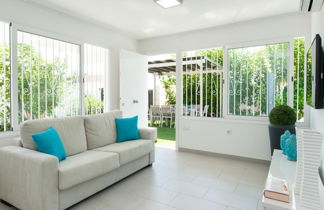 Photo 3 - 2 bedroom House in San Bartolomé de Tirajana with private pool and sea view