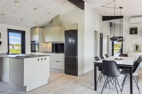 Foto 18 - Casa de 4 quartos em Løkken com piscina privada e terraço