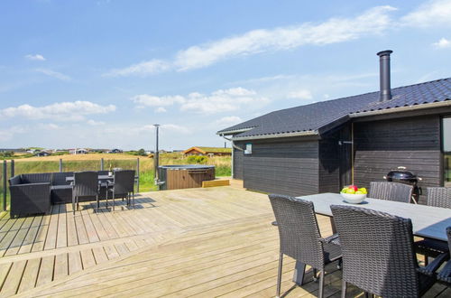 Foto 10 - Casa de 4 quartos em Løkken com piscina privada e terraço