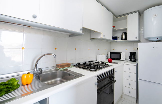 2 bedroom Apartment in Calp with swimming pool and garden - Photo 7