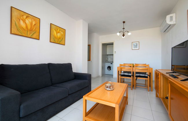 2 bedroom Apartment in Calp with swimming pool and garden - Photo 5