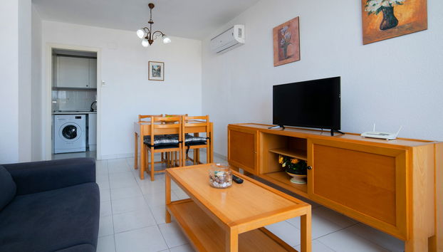 2 bedroom Apartment in Calp with swimming pool and garden - Photo 4