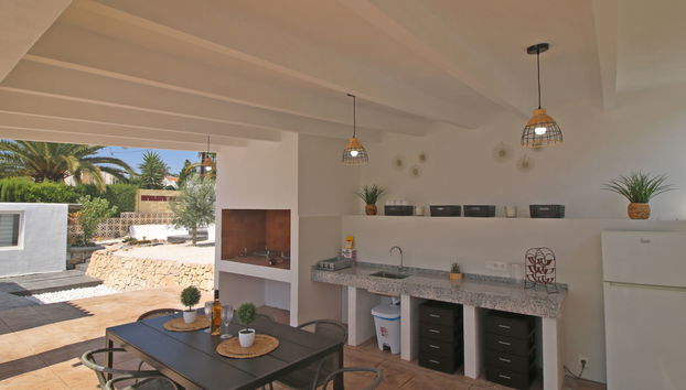 3 bedroom House in Calp with private pool and garden - Photo 4