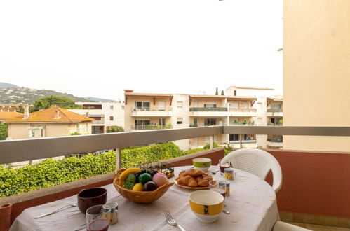 Foto 6 - Apartamento de 1 quarto em Cavalaire-sur-Mer com terraço