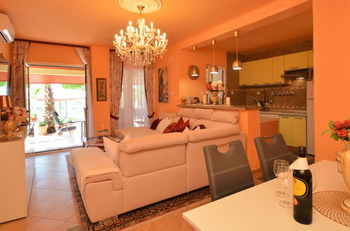 Photo 11 - 2 bedroom Apartment in Tribunj with swimming pool and garden