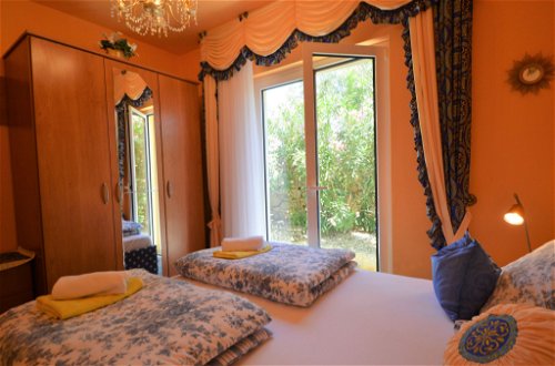Foto 26 - Appartamento con 2 camere da letto a Tribunj con piscina e giardino