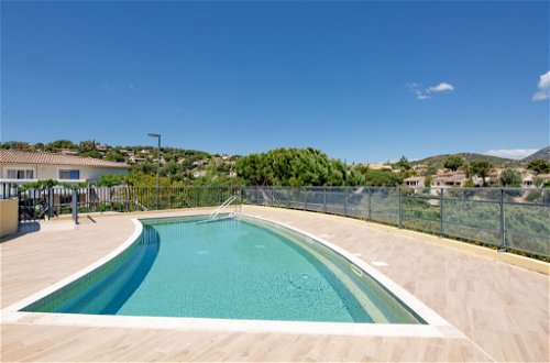 Foto 13 - Apartamento de 1 habitación en Sainte-Maxime con piscina y vistas al mar