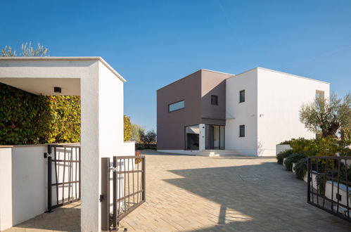 Photo 45 - Maison de 7 chambres à Vodnjan avec piscine privée et vues à la mer