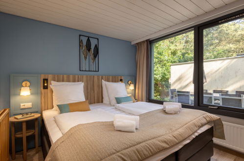 Photo 2 - Maison de 4 chambres à Bispingen avec piscine et terrasse