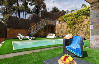 Photo 2 - 4 bedroom House in Lloret de Mar with private pool and garden