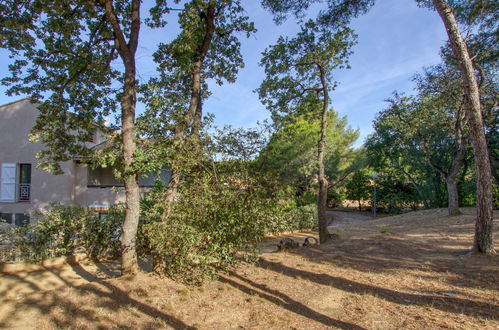 Photo 5 - Apartment in Six-Fours-les-Plages with sea view