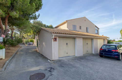 Photo 11 - Apartment in Six-Fours-les-Plages with sea view