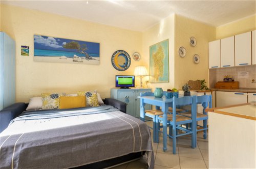 Foto 9 - Apartamento en Golfo Aranci con jardín y vistas al mar