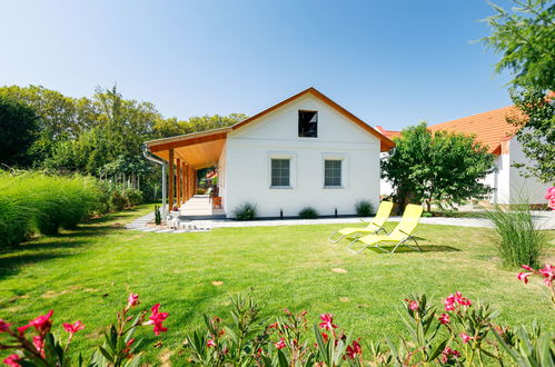 Foto 1 - Apartamento de 2 quartos em Balatonszemes com jardim e vista para a montanha