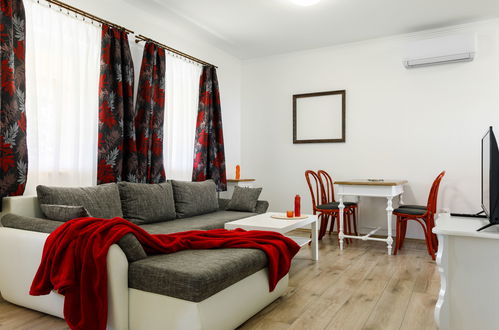 Foto 14 - Apartamento de 2 quartos em Balatonszemes com jardim e terraço