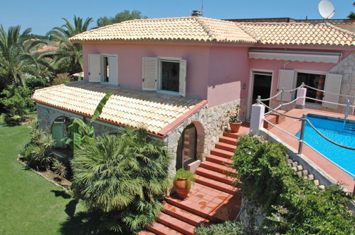 Foto 1 - Casa de 3 habitaciones en Siracusa con piscina privada y vistas al mar