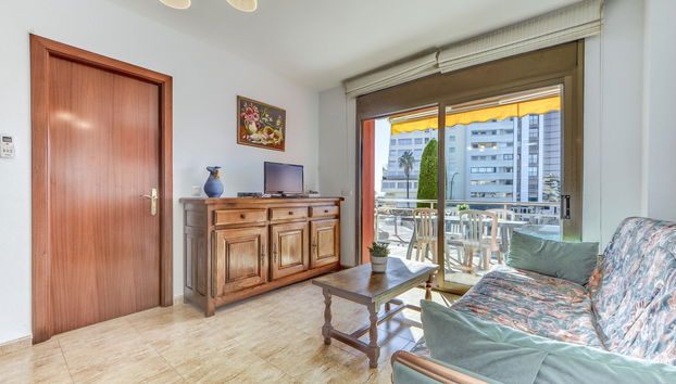 4 bedroom Apartment in Castelló d'Empúries with garden and terrace - Photo 2