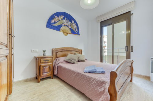 Foto 5 - Apartamento de 3 habitaciones en Castelló d'Empúries con jardín y terraza