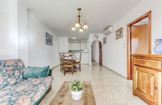 4 bedroom Apartment in Castelló d'Empúries with garden and terrace - Photo 8