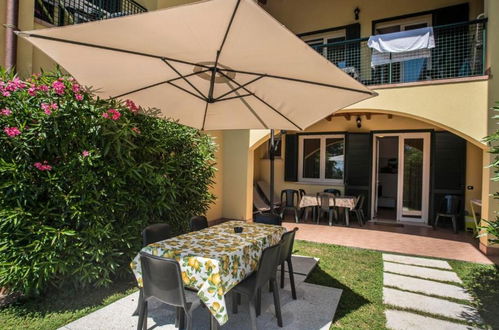 Photo 9 - 2 bedroom Apartment in Moniga del Garda with swimming pool and garden