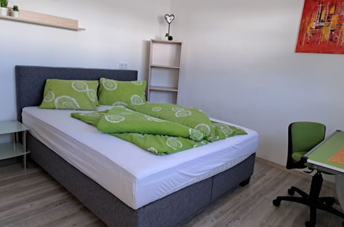 Foto 15 - Appartamento con 2 camere da letto a Finkenberg con vista sulle montagne